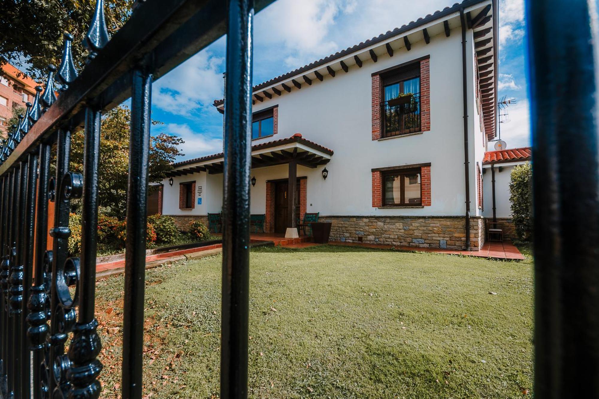 Villa Tiviti Oviedo Exteriér fotografie
